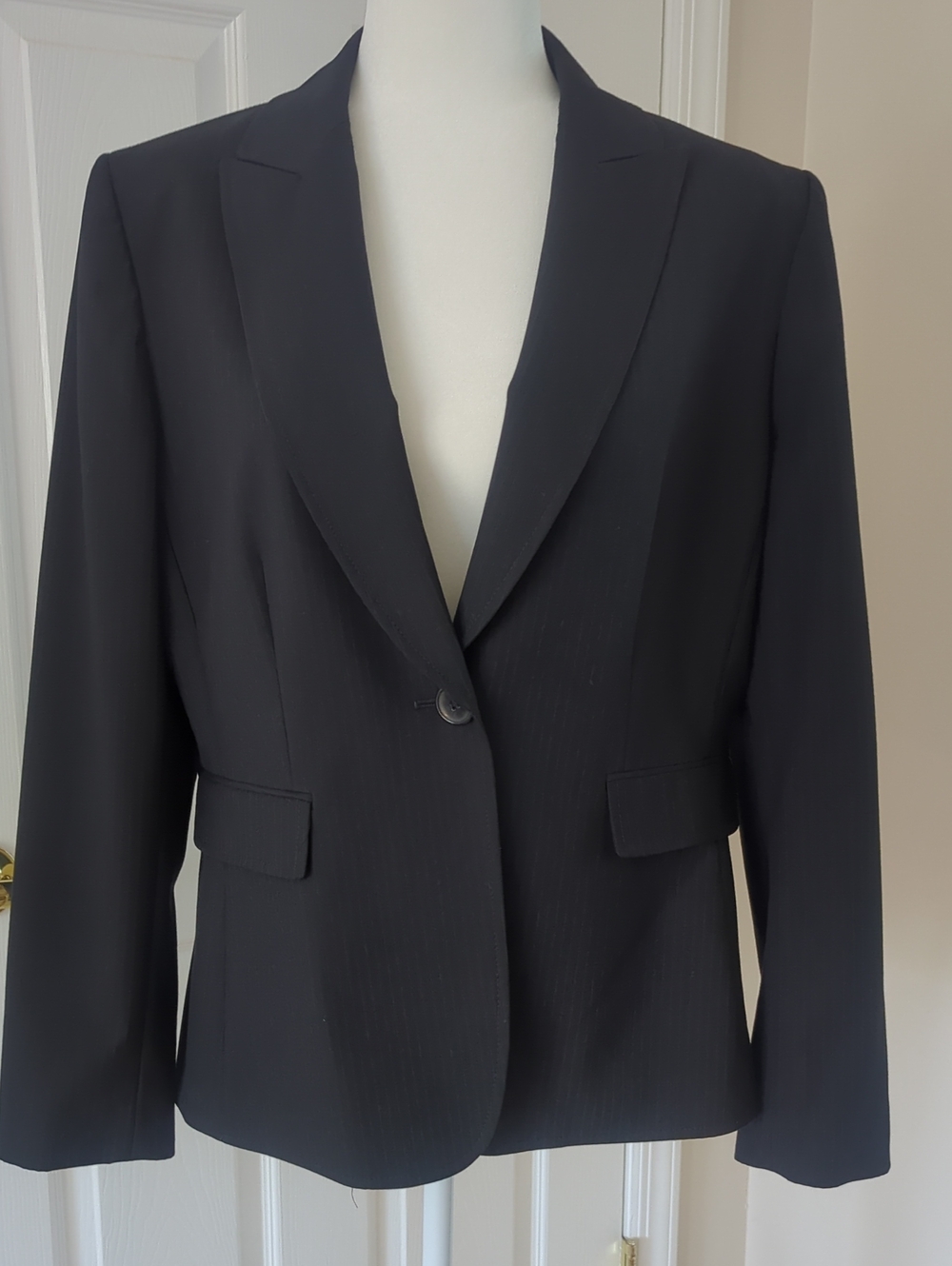 Tahari Black Single-Button Tailored Blazer Jacket